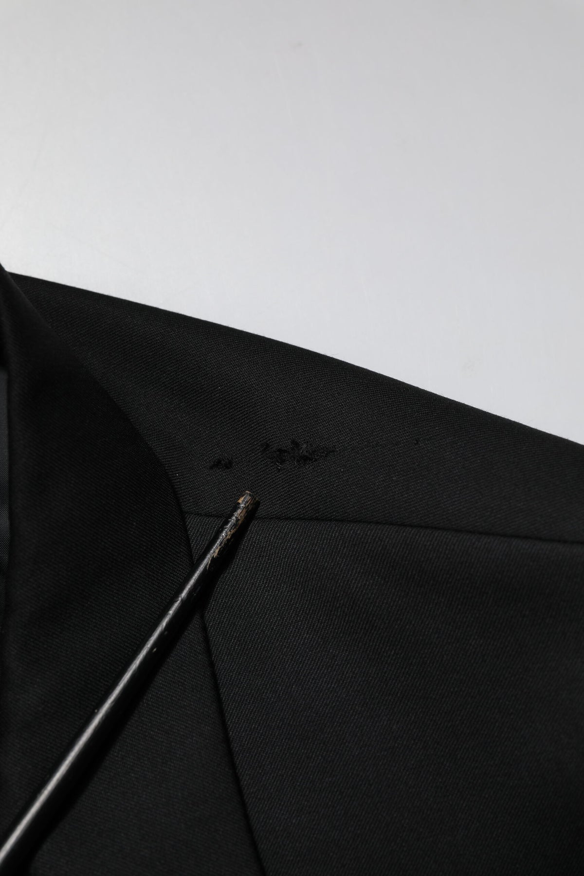 Sacou Emporio Armani negru cu două nasturi, sacou bărbătesc