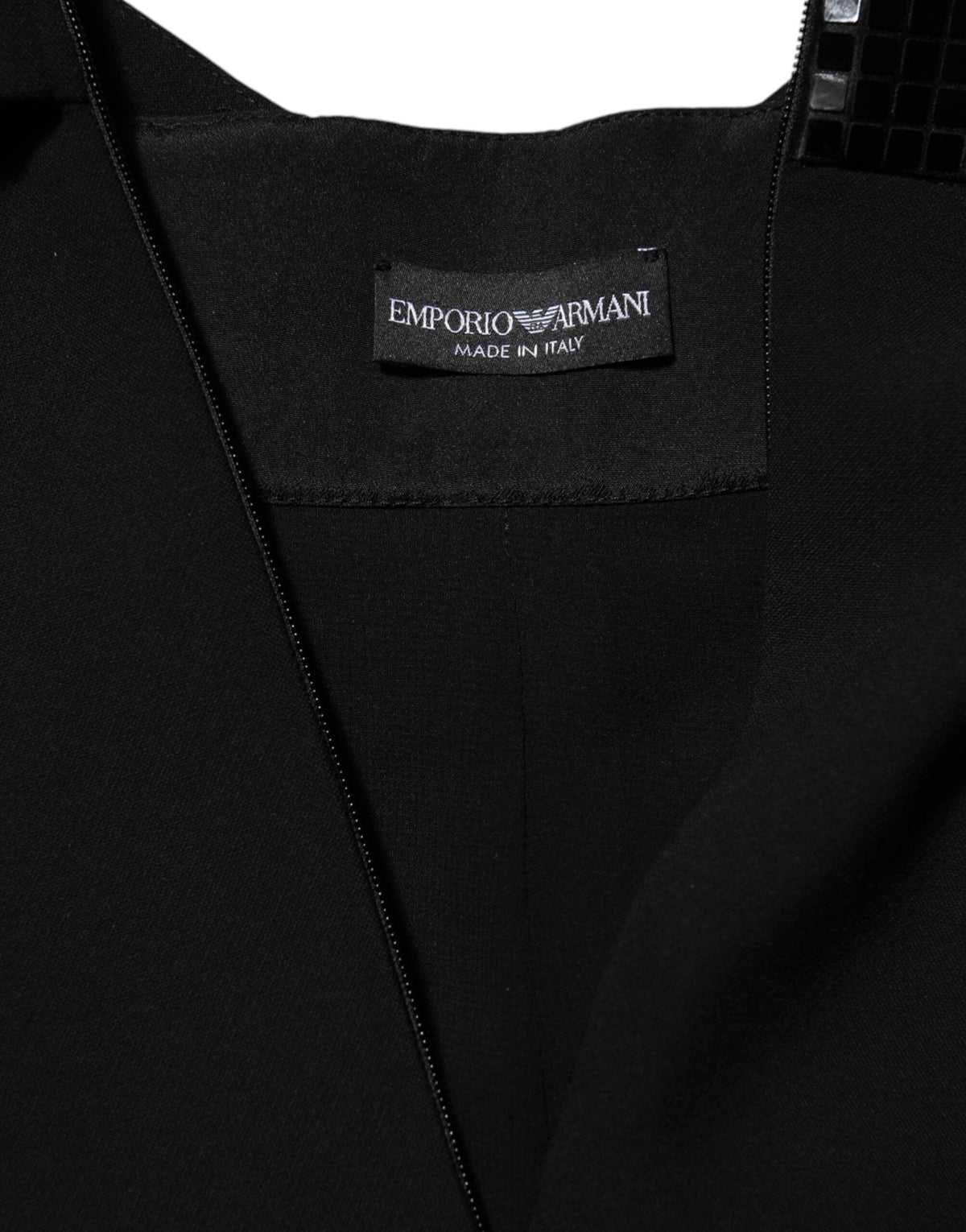 Rochie mini Emporio Armani neagră cu mâneci transparente și decolteu în V, cu curea